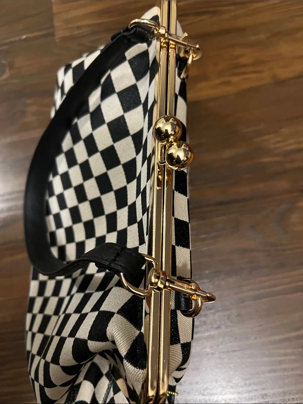 Kisslock Checkered Frame Shoulder Bag